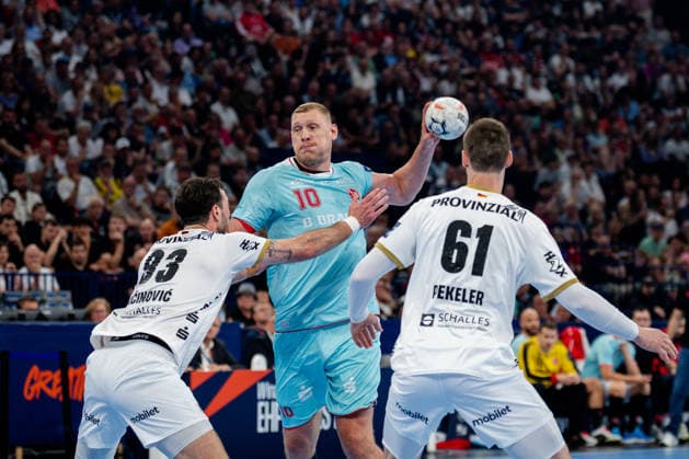 Hamburg, 31 05 2026, Handball, Men, EHF European League Men 2025 26, Final, THW Kiel MT Melsungen Dainis Kristopans MT Melsungen, 10 on a throw from the back court