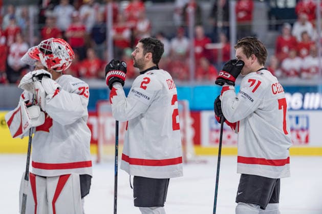 31 05 2026, Zurich, Swiss Life Arena, Ice Hockey World Championships Bornze Medal Game Canada Norway 71 Macklin Celebrini Canada and his teammates are disappointed about the defeat against Norway Zurich Swiss Life Arena Zurich Switzerland Copyright: xJustPictures.ch StefanxEmchx jp-de-StEm-DSC0121820260531