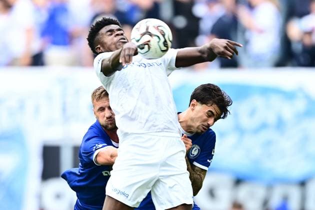 KAA Gent v KRC Genk - Jupiler Pro League Europe Play-Off Decider GENT, BELGIUM - MAY 31 : Bibout Aaron forward of KRC Genk, Tiago Alves Araujo Felipe defender of KAA Gent and Van Der Heyden Siebe defender of KAA Gent battle for the ball during the Jupiler Pro League Europe Play-Off decider match with the last European Conference League ticket at stake between KAA Gent and KRC Genk on May 31, 2026 in Gent, Belgium, 31 05 2026 Gent Belgium  Copyright: xPeterxDexVoechtx