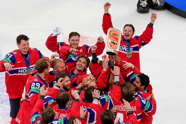 Sport Bilder des Tages ZURICH, SWITZERLAND - MAY 31: Team Norway celebrates an historic bronze medal during the 2026 IIHF Ice hockey, Eishockey World Championship, WM, Weltmeisterschaft Switzerland Bronze medal game between Canada and Norway at Swiss Life Arena on May 31, 2026 in Zurich, Zurich. Zurich Swiss Life Arena Zurich Switzerland *** ZURICH, SWITZERLAND MAY 31 Team Norway celebrates an historic bronze medal during the 2026 IIHF Ice Hockey World Championship Switzerland Bronze medal game between Canada and Norway at Swiss Life Arena on May 31, 2026 in Zurich, Zurich Zurich Swiss Life Arena Zurich Switzerland Copyright: xJustPictures.ch JarixPestelaccix jp-en-EuSpIm-JP6_JAR_Canada_Norway_31May2026_00202