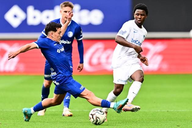 KAA Gent v KRC Genk - Jupiler Pro League Europe Play-Off Decider GENT, BELGIUM - MAY 31 : Kadri Abdelkahar midfielder of KAA Gent and Akpan Christian midfielder of KRC Genk battle for the ball during the Jupiler Pro League Europe Play-Off decider match with the last European Conference League ticket at stake between KAA Gent and KRC Genk on May 31, 2026 in Gent, Belgium, 31 05 2026 Gent Belgium  Copyright: xPeterxDexVoechtx