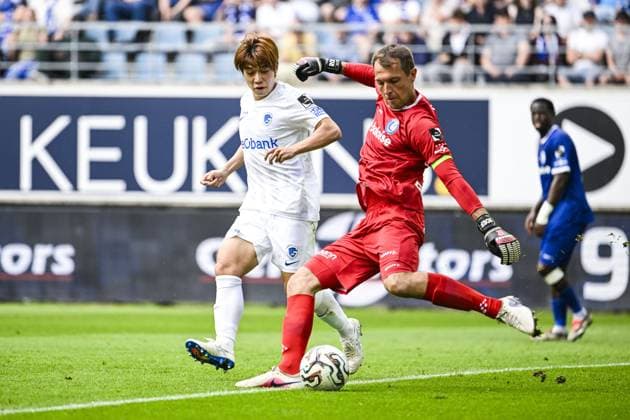 Genk s Ayumu Yokoyama and Gent s goalkeeper Davy Roef pictured in action during a soccer match between KAA Gent and Racing Genk, Sunday 31 May 2026 in Gent, an European Play-off game of the 2025-2026 Jupiler Pro League first division of the Belgian championship. TOM GOYVAERTS TomxGoyvaerts  x175554352x
