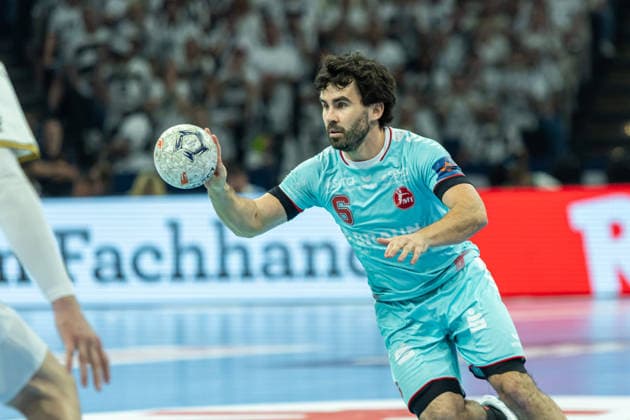 Erik Balenciaga MT Melsungen controls the ball during the handball final of the Winamax EHF Finals 2026 between THW Kiel and MT Melsungen at Barclays Arena on May 31, 2026 in Hamburg, Germany