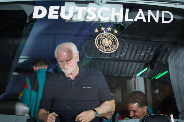 Direktor der deutschen Nationalmannschaft, Rudi Voeller (Deutschland) beim Aussteigen aus dem Mannschaftsbus, Deutschland vs. Finnland, Fussball, Maenner, UEFA, Freundschaftsspiel, Friendly Match, DFB, Saison 2025 2026, 31.05.2026 Mainz Rheinland-Pfalz Deutschland *** Director of the German national team, Rudi Voeller Germany getting off the team bus, Germany vs Finland, Football, Men, UEFA, Friendly Match, Friendly Match, DFB, Season 2025 2026, 31 05 2026 Mainz Rhineland-Palatinate Germany Copyright: xkolbert-press MartinxAgüerax