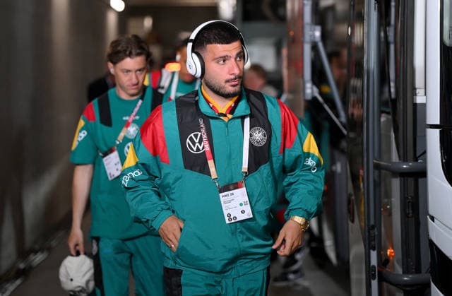 Football International Test match World Cup 2026 in Mainz Germany Finland 31 05 2026 Arrival of the German team at the stadium, Deniz Undav Germany with headphones