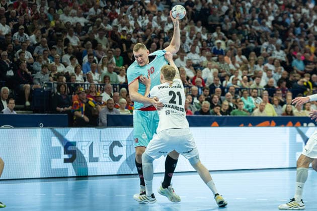 Trainer Filip Jicha THW Kiel celebrates during the handball final of the Winamax EHF Finals 2026 between THW Kiel and MT Melsungen at Barclays Arena on May 31, 2026 in Hamburg, Germany