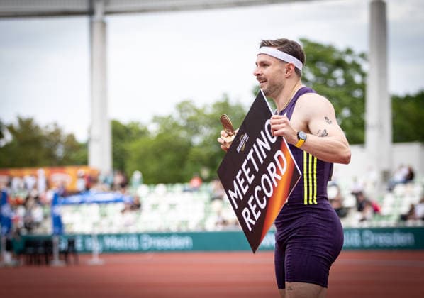 Golden Oval Dresden, 31 05 2026 Happy about the 100m victory in the mens race and a new meeting record Sprinter Yannick Wolf GER Germany Athletics Meeting Golden Oval on 31 05 2026 at Heinz Steyer Stadium in Dresden Saxony Copyright: xBEAUTIFULxSPORTS R.xSchmittx