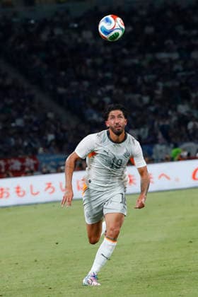 May 31, 2026, Tokyo, Japan: Mikael Egill ELLERTSSON (19) of Iceland in action during the Kirin Challenge Cup 2026, an International Friendly, Länderspiel, Nationalmannschaft match against Japan at the National Stadium in Tokyo. Japan defeats Iceland 1-0 in its last friendly match before the FIFA World Cup, WM, Weltmeisterschaft, Fussball 2026. Soccer 2026: Japan 1:0 Iceland  - ZUMAm191 20260531_aap_m191_042 Copyright: xRodrigoxReyesxMarinx