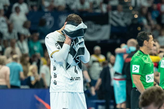 Domagoj Duvnjak THW Kiel looks dejected during the handball final of the Winamax EHF Finals 2026 between THW Kiel and MT Melsungen at Barclays Arena on May 31, 2026 in Hamburg, Germany