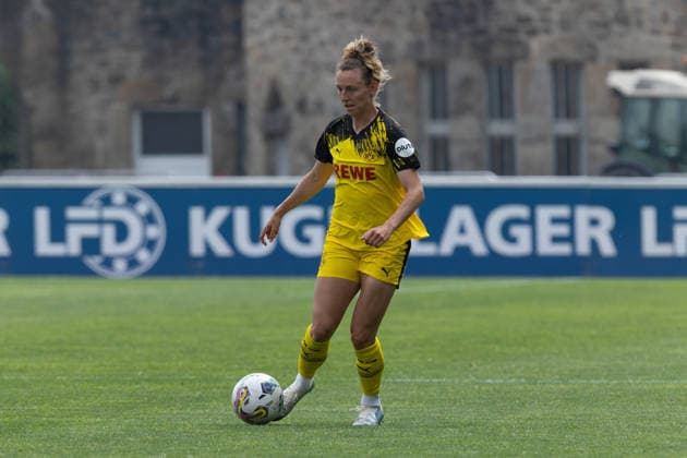 31 05 2026, Football, Women, Regionalliga West, Season 2025 2026, Borussia Dortmund vs Vorwaerts Spoho Koeln at Stadion Rote Erde in Dortmund Germany Rita Schumacher Borussia Dortmund on the ball Dortmund Stadion Rote Erde North Rhine-Westphalia Germany FZ