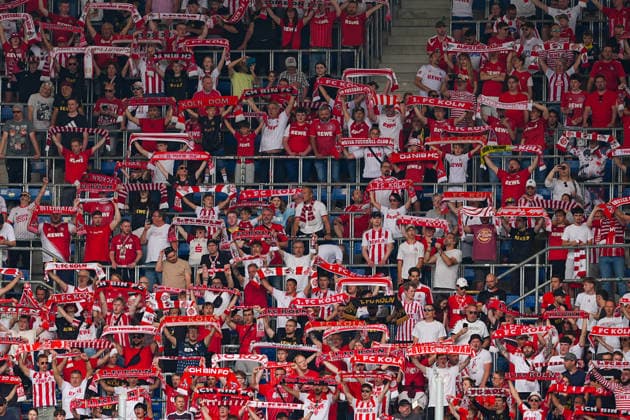 31 05 2026, xydrx, Herren, Fußball, U19 DFB Nachwuchsliga, Finale, TSG 1899 Hoffenheim 1 FC Köln, Saison 2025 2026, PreZero Arena Fans des 1 FC Köln halten Schals hoch DFB regulations prohibit any use of photographs as image sequences and or quasi video Copyright: HMBxMedia YannisxDreimann