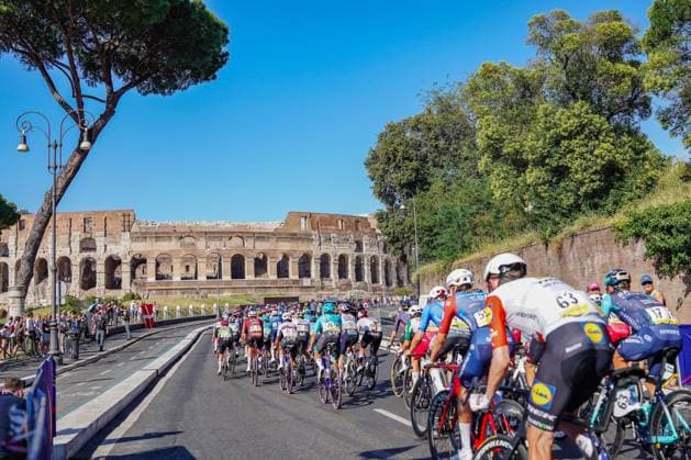 IPA85221430 - Tha Giro d Italia passing near the Colosseum in Rome during Rome - Rome, Giro d Italia race in Rome, Italy, May 31 2026  Copyright: xSaraxEsposito IPAxSportx xx 85221430