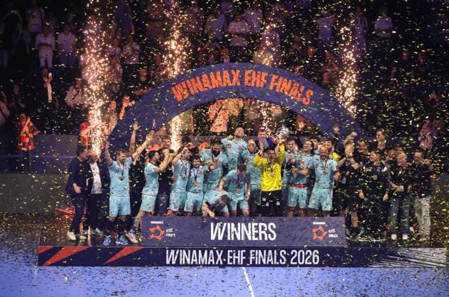 photo Award ceremony for the players from Melsungen , here Handball Men on Sun 31 05 2026 Mens EHF European League , Final Four in Hamburg Melsungen THW Kiel Final