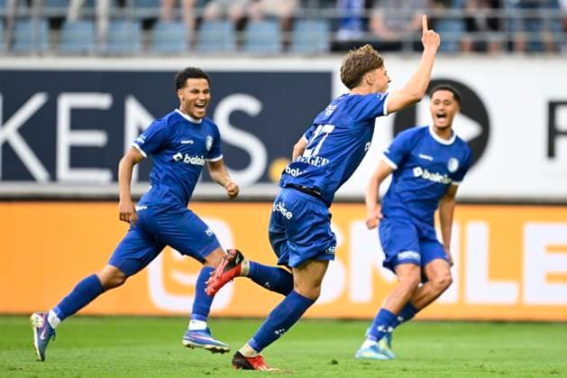 KAA Gent v KRC Genk - Jupiler Pro League Europe Play-Off Decider GENT, BELGIUM - MAY 31 : De Vlieger Tibe midfielder of KAA Gent celebrates scoring a penalty with teammates during the Jupiler Pro League Europe Play-Off decider match with the last European Conference League ticket at stake between KAA Gent and KRC Genk on May 31, 2026 in Gent, Belgium, 31 05 2026 Gent Belgium  Copyright: xNicoxVereeckenx