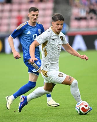 May 31, 2026, Prague, Czech Republic: ADAM HLOZEK of Czech Republic (R) fights for the ball with ERMAL KRASNIQI of Kosovo (L) during the friendly match between Czech Republic and Kosovo at Letna Stadium in Prague, Czech Republic, May 31, 2026...Czech Republic s national football team played a friendly match in Prague before flying out to the FIFA World Cup, WM, Weltmeisterschaft, Fussball 2026. Soccer 2026: Czech Republic 2:1 Kosovo  - ZUMAr156 20260531_aap_r156_029 Copyright: xSlavekxRutax