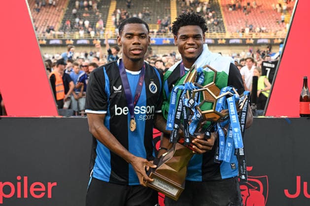 260524 Club Brugge vs AA Gent Raphael Onyedika (15) of Club Brugge and Vince Osuji (24) of Club Brugge celebrate during the Jupiler Pro League season 2025 - 2026 matchday 10 game in the Champions Play offs between Club Brugge KV and AA Gent on May 24 , 2026 in Brugge, Belgium. (Photo by David Catry Isosport) Brugge Belgium  Copyright: xDavidxCatryx 20260524DC2_0337