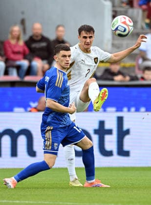 May 31, 2026, Prague, Czech Republic: ALEXANDER SOJKA of Czech Republic (R) fights for the ball with DION GALLAPENI of Kosovo (L) during the friendly match between Czech Republic and Kosovo at Letna Stadium in Prague, Czech Republic, May 31, 2026...Czech Republic s national football team played a friendly match in Prague before flying out to the FIFA World Cup, WM, Weltmeisterschaft, Fussball 2026. Prague Czech Republic - ZUMAr156 20260531_aap_r156_035 Copyright: xSlavekxRutax