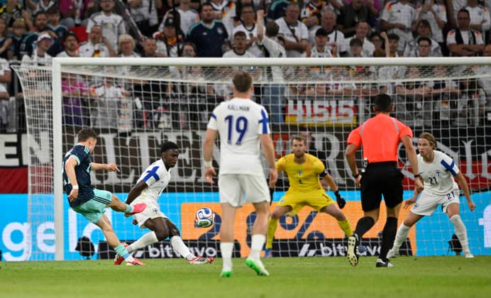 Goal kick Action Goal chance Florian Wirtz GER 17 against goalkeeper Lukas Hradecky FIN 01 DFB Laenderspiel Germany GER vs Finland FIN Friendly match Test match on 31 05 2026 DFL REGULATIONS PROHIBIT ANY USE OF PHOTOGRAPHS AS IMAGE SEQUENCES AND OR QUASI VIDEO DFB Laenderspiel Germany GER vs Finland FIN