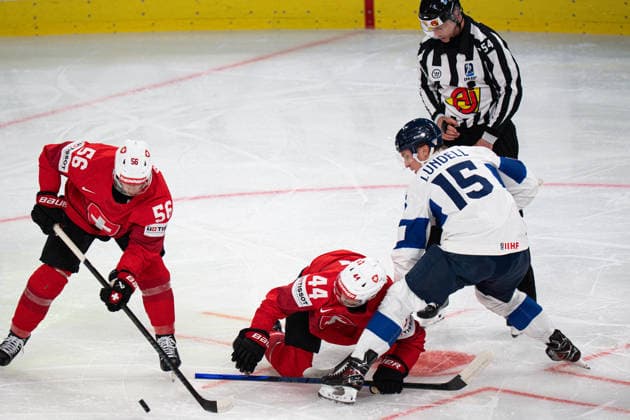 WINTER SPORTS - Ice hockey, Eishockey - IIHF World Championship, WM, Weltmeisterschaft - Gold Medal - Switzerland vs. Finland Photo by IPA ABACAPRESS.COM85222228 - 44 SUTER Pius (SWI) faceoff , 56BERNI Tim during IIHF World Championship - Gold Medal - Switzerland vs Finland, Ice Hockey in Zurich, Switzerland, May 31 2026 Zurigo Switzerland  Copyright: xIPAxSport ABACAx