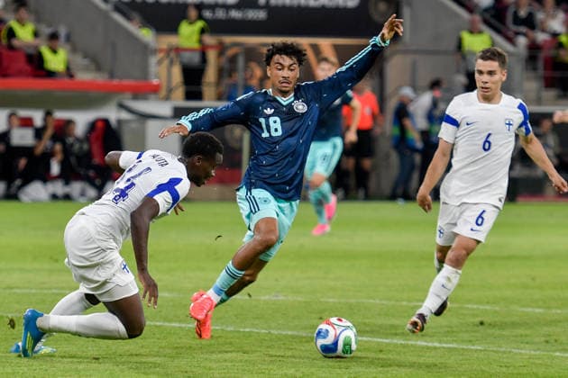 v li fighting for the ball Ryan Mahuta Finland 14 Nathaniel Brown Germany 18 Leo Walta Finland 6 31 05 2026 ¢ Football ¢ World Cup Test ¢ Germany vs Finland, MEWA Arena, Mainz, Rheinland Pfalz Germany Copyright: xpepphotox xSaschaxWeizx pep00321, pep_20260531_hm_1949