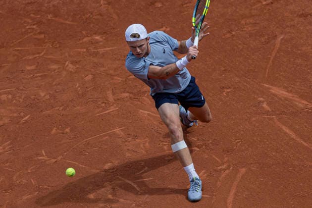 2026 French Open - Day Eight Jesper De Jong returns the ball against Alexander Zverev during the Roland Garros Grand Slam Tournament on Day 08 in Paris, France, on May 31, 2026. Paris France  Copyright: xRobertxSzaniszlox originalFilename:szaniszlo-notitle260531_npZqj.jpg