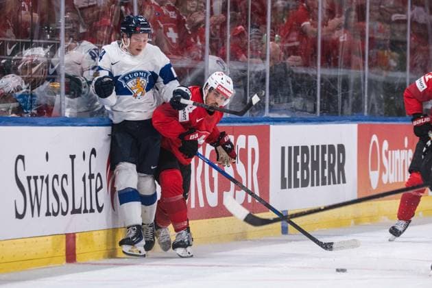 ZURICH, ZURICH - MAY 31: Konsta Helenius of Finland battles with Pius Suter of Switzerland during the Gold Medal Game between Switzerland and Finland of the 2026 IIHF World Championship, WM, Weltmeisterschaft at Swiss Life Arena on May 31  Copyright: xLivioxBaeriswylx xSPPx Sportspressphoto_SPR158132