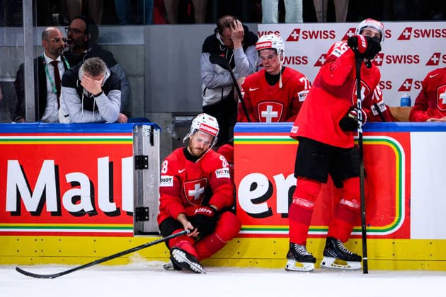 260531 Christoph Bertschy and Janis Moser of Switzerland looks dejected after the 2026 IIHF Ice hockey, Eishockey World Championship, WM, Weltmeisterschaft final between Switzerland and Finland on May 31, 2026 in Zürich. Photo: Jesper Zerman BILDBYRAN kod JZ JZ0742 ishockey ice hockey ishockey-vm 2026 vm 2026 iihf world championship final switzerland schweiz finland bbeng depp *** 260531 Christoph Bertschy and Janis Moser of Switzerland looks dejected after the 2026 IIHF Ice Hockey World Championship final between Switzerland and Finland on May 31, 2026 in Zürich Photo Jesper Zerman BILDBYRAN kod JZ JZ0742 ishockey ice hockey ishockey vm 2026 vm 2026 iihf world championship final switzerland schweiz finland bbeng depp  Copyright: JESPERxZERMAN BB260531JZ206