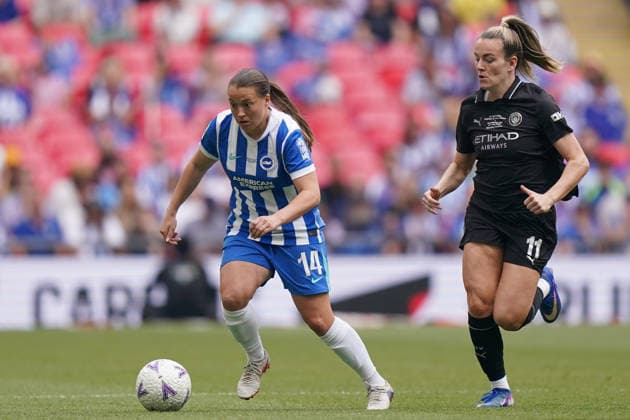Brighton & Hove Albion Women v Manchester City Women, Women s FA Cup Final Fran Kirby of Brighton & Hove Albion under pressure from Lauren Hemp of Manchester City during the Brighton & Hove Albion Women v Manchester City Women, Adobe Women s FA Cup Final at Wembley Stadium, London, England on 31 May 2026 Credit: Dylan Hepworth Every Second Media Editorial use only. All images are copyright Every Second Media Limited. No images may be reproduced without prior permission. Copyright: xIMAGO EveryxSecondxMediax ESM-2018-0125 DylanxHepworthx xEveryxSecondxMediax