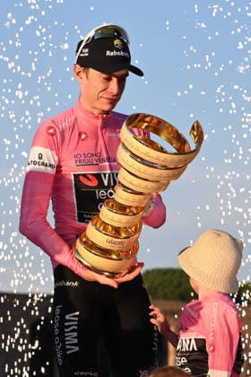 CYCLING - Giro d Italia - Rome - Rome Photo by IPA ABACAPRESS.COM85224451 - Jonas Vingegaard (Visma-Lease a Bike) receives the award for first place in the 109th Giro d Italia 2026, Stage 21, a 131 km stage from Rome to Rome, on May 31, 2026, in Rome, Italy. Rome Italy  Copyright: xIPAxSport ABACAx