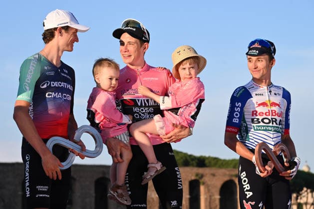 CYCLING - Giro d Italia - Rome - Rome Photo by IPA ABACAPRESS.COM85224428 - Jonas Vingegaard (Visma-Lease a Bike) receives the award for first place in the 109th Giro d Italia 2026, Stage 21, a 131 km stage from Rome to Rome, on May 31, 2026, in Rome, Italy. Rome Italy  Copyright: xIPAxSport ABACAx