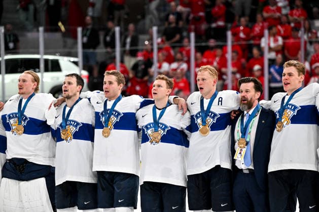 ZURICH, SWITZERLAND MAY 31 Finland celebrate the victory during the 2026 IIHF Ice Hockey World Championship Switzerland Gold Medal game between Switzerland and Finland at Swiss Life Arena on May 31, 2026 in Zurich, Zurich Zurich Swiss Life Arena Zurich Switzerland Copyright: xJustPictures.ch AndreaxBrancax jp-en-EuSpIm-JP7_ANB_SuiFin_31052026_1080