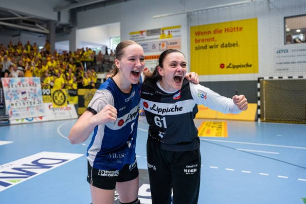 HSG Blomberg Lippe GER vs Borussia Dortmund GER Handball, 1 Handball Bundesliga Women, Final, Game 3, 31 5 2026, Season 2025 2026, Blomberg Nieke Kuehne HSG Blomberg Lippe, 09 and Nicole Roth HSG Blomberg Lippe, 61 celebrate the victory against Borussia Dortmund GER and the title as German Champion Blomberg Sporthalle an der Ulmenallee Germany