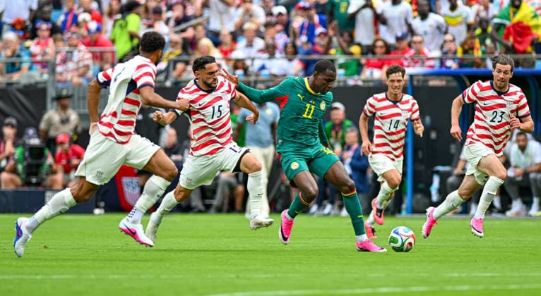 May 31, 2026, Charlotte, North Carolina, USA: Senegal forward NICOLAS JACKSON outpaces multiple USA defenders in pursuit of a goal. The U.S. MenÃ¢â‚¬â ¢s national team, Nationalteam defeated Senegal, 3-2, at Bank of America Stadium in Charlotte, NC. Charlotte USA - ZUMAm261 20260531_zsp_m261_010 Copyright: xPatrickxMagoonx