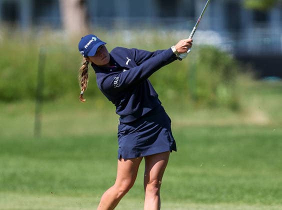 May 31, 2026: Mimi Rhodes of England hits her approach shot from the 10th fairway during the final round at the ShopRite LPGA, Golf Damen Classic Powered by Wakefern in Galloway, NJ. CSM Galloway United States of America - ZUMAc04_ 20260531_zma_c04_164 Copyright: xMikexLangishx