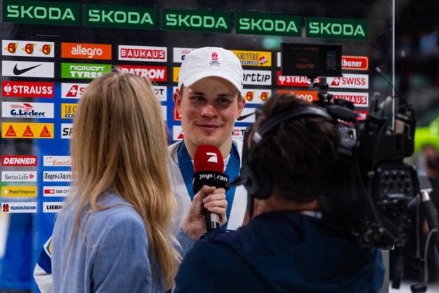 ZURICH, SWITZERLAND - MAY 31: Jesse Puljujaervi (Finland, 13) in an Interview with Christoph Icke Dommisch (ran ProSieben) during the Gold Medal Game - Match 64 between Switzerland and Finland at the IIHF Ice hockey, Eishockey World Championship, WM, Weltmeisterschaft 2026, Swiss Life Arena on May 31, 2026 in Zurich, Switzerland. Zurich Switzerland Copyright: xTimoxSteinx