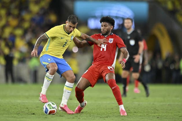RIO DE JANEIRO, BRAZIL - MAY 31: Bruno Guimaraes of Brazil (L) and Carlos Harvey of Brazil (R) fight for possession during the International Friendly, Länderspiel, Nationalmannschaft match between Brazil and Panama at Maracana Stadium on May 31, 2026 in Rio de Janeiro, Brazil (Photo by Nayra Halm Sports Press Photo SPP)  Copyright: xSportsxPressxPhotox Sportspressphoto_SPR158581
