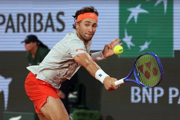 Norwegian Casper Ruud plays against Brazilian Joao Fonseca during their fourth-round match at the French Tennis Open in Roland Garros in Paris, France, on Sunday, May 31, 2026.  PAR20260531126 MAYAxVIDON-WHITE