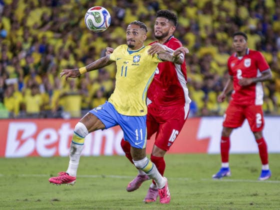 RIO DE JANEIRO, BRAZIL - MAY 31: Raphinha is marked by a Panama player while controlling the ball during an International Friendly, Länderspiel, Nationalmannschaft match between Brazil and Panama at Estádio Jornalista Mário Filho (Maracanã) on May 31, 2026 in Rio de Janeiro, Brazil. (Photo by Natalia Leal Sports Press Photo)  Copyright: xx Sportspressphoto_SPR158680