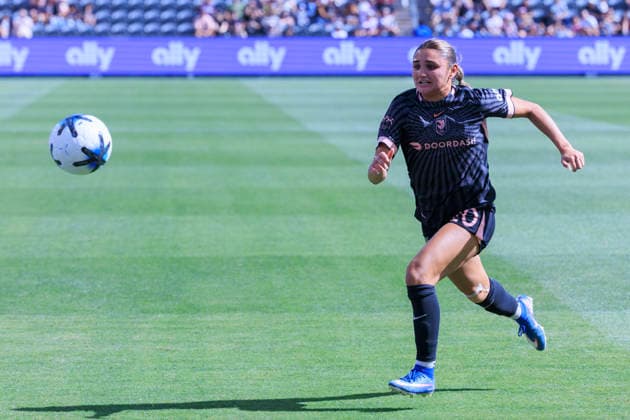 May 31, 2026, Los Angeles, California, USA: Gisele Thompson 20 of the Angel City FC during their regular season NWSL game against the North Carolina Courage on Sunday May 31, 2026 at the BMO Stadium in Los Angeles, California. ACFC lose to NC Courage, 1-2. ARIANA RUIZ PI Los Angeles USA - ZUMAp124 20260531_zaa_p124_051 Copyright: xArianaxRuizx