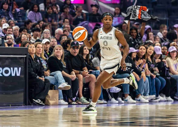 WNBA, Basketball Damen, USA 2026 : Las Vegas Vs Golden State MAY 31 May 31 2026 Las Vegas guard Jackie Young (0)brings the ball up court during the WNBA game between Las Vegas Aces and the Golden State Valkyries. Thurman James CSM (Credit Image: Â Thurman James Cal Media) San Francisco Ca USA EDITORIAL USE ONLY Copyright: xx ZUMA-20260531_zma_c04_225.jpg ThurmanxJamesx csmphotothree492457