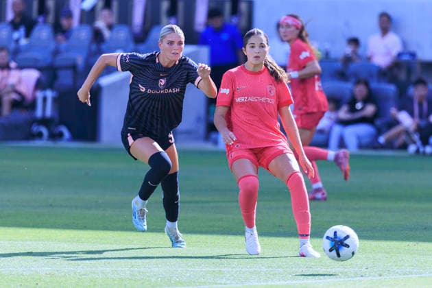 May 31, 2026, Los Angeles, California, USA: Riley Jackson 16 of the North Carolina Courage passes the ball as Riley Tiernan 33 of the Angel City FC attempts to steal the ball during their regular season NWSL game on Sunday May 31, 2026 at the BMO Stadium in Los Angeles, California. ACFC lose to NC Courage, 1-2. ARIANA RUIZ PI Los Angeles USA - ZUMAp124 20260531_zaa_p124_076 Copyright: xArianaxRuizx
