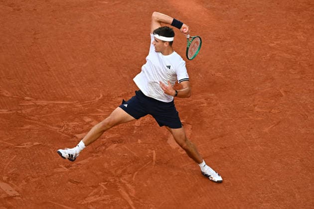 2026 French Open - Jakub Mensik Jakub Mensik (CZE) during his third round match at the 2026 Roland Garros French Tennis open tournament in Paris, France, on May 31, 2026. Photo by Corinne Dubreuil ABACAPRESS.COM Paris France  Copyright: xDubreuilxCorinne ABACAx