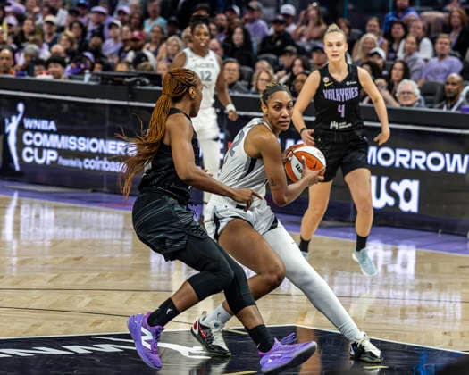 May 31 2026 Las Vegas center A ja Wilson (22)battles for position in the paint during the WNBA, Basketball Damen, USA game between Las Vegas Aces and the Golden State Valkyries. CSM WNBA 2026 : Las Vegas Vs Golden State MAY 31  - ZUMAc04_ 20260531_zma_c04_247 Copyright: xThurmanxJamesx