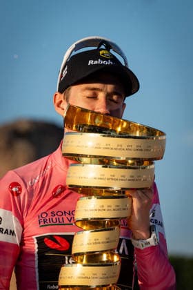 109th Giro d Italia 2026, Stage 21 a 131km stage from Rome to Rome 1289m in Rome, Italy, on 31 May 2026. Jonas Vingegaard of Denmark during award cerimony of the 109th Giro d Italia 2026, Stage 21 a 131km stage from Rome to Rome 1289m in Rome, Italy, on 31 May 2026., Credit:Stefano Costantino TTL Stefano Costantino Avalon Italy, Rome  Copyright: xStefanoxCostantinoxTTLx xStefanoxCostantinox xAvalonx 1107026474