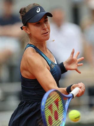 (260601) -- PARIS, June 1, 2026 -- Belinda Bencic hits a return during the women s singles 4th round match between Elina Svitolina of Ukraine and Belinda Bencic of Switzerland at the French Open tennis tournament at Roland Garros, Paris, France, May 31, 2026. ) (SP)FRANCE-PARIS-TENNIS-FRENCH OPEN-WOMEN S SINGLES-4TH ROUND WuxHuiwo 