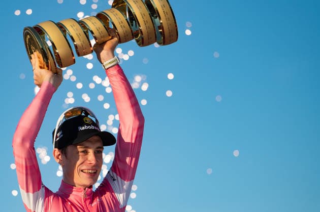 109th Giro d Italia 2026 - Stage 21 Jonas Vingegaard of Denmark and Team Visma Lease a Bike celebrates on the podium as the Pink Leader Jersey and overall race winner with the Trofeo Senza Fine during the 109th Giro d Italia 2026, Stage 21, a 131km stage from Rome to Rome, on May 31, 2026, in Rome, Italy. Rome Italy  Copyright: xMassimoxValicchiax originalFilename:valicchia-notitle260531_npWf1.jpg