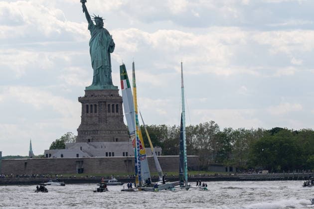 2026 Rolex SailGP Championship Mubadala New York Sail Grand Prix - Day 2, USA - 31 May 2026 Collision between Red Bull Italy SailGP boat, Mubadala Brazil SailGP boat and United States SailGP boat during the start of race 3 during Day 2 of the Mubadala New York Sail Grand Prix at New York Harbor. New York United States Copyright: xRonxAdarx xSOPAxImagesx _radar_sailgp_20260531_02371