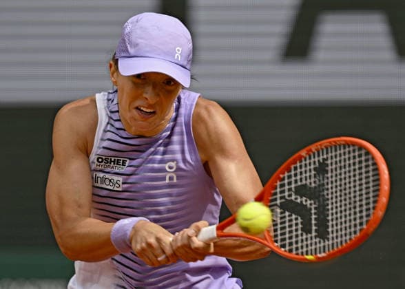 Tennis: French Open Iga Swiatek of Poland plays against Marta Kostyuk of Ukraine in the women s singles fourth round of the French Open tennis tournament in Paris on May 31, 2026.  A14AA0005617203P