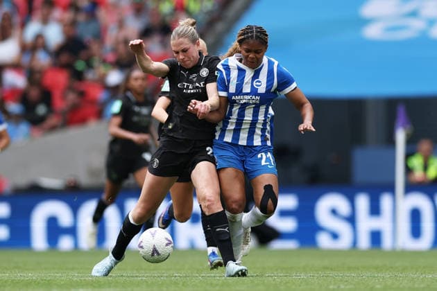 Brighton & Hove Albion v Manchester City - Adobe Women s FA Cup Final Rebecca Knaak of Manchester City competes for the ball with Madison Haley of Brighton & Hove Albion during the Adobe Women s FA Cup Final match between Brighton and Hove Albion and Manchester City at Wembley Stadium, London, on May 31, 2026. London Greater London United Kingdom  Copyright: xMIxNewsx originalFilename:fletcher-brighton260531_npUEP.jpg