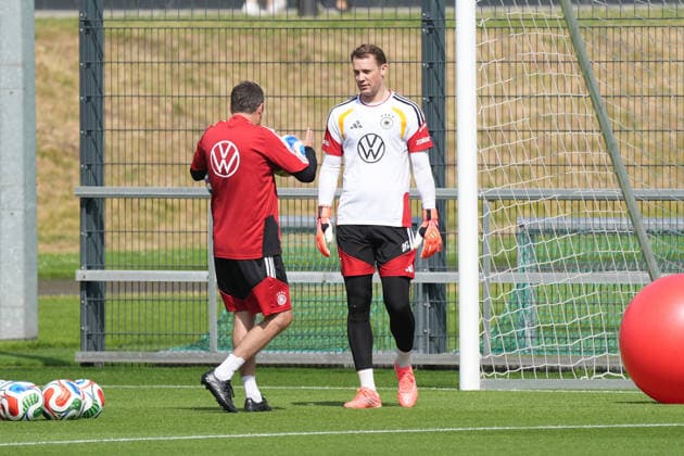 Goalkeeper Manuel Neuer Germany Germany in rehab training with goalkeeping coach Andreas Kronenberg Germany Germany Frankfurt 01 06 2026 German national team bids farewell to Germany with public training session